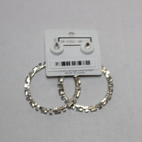 NWT Beautiful Multicolor Rhinestone Hoop Earrings - Picture 3 of 6